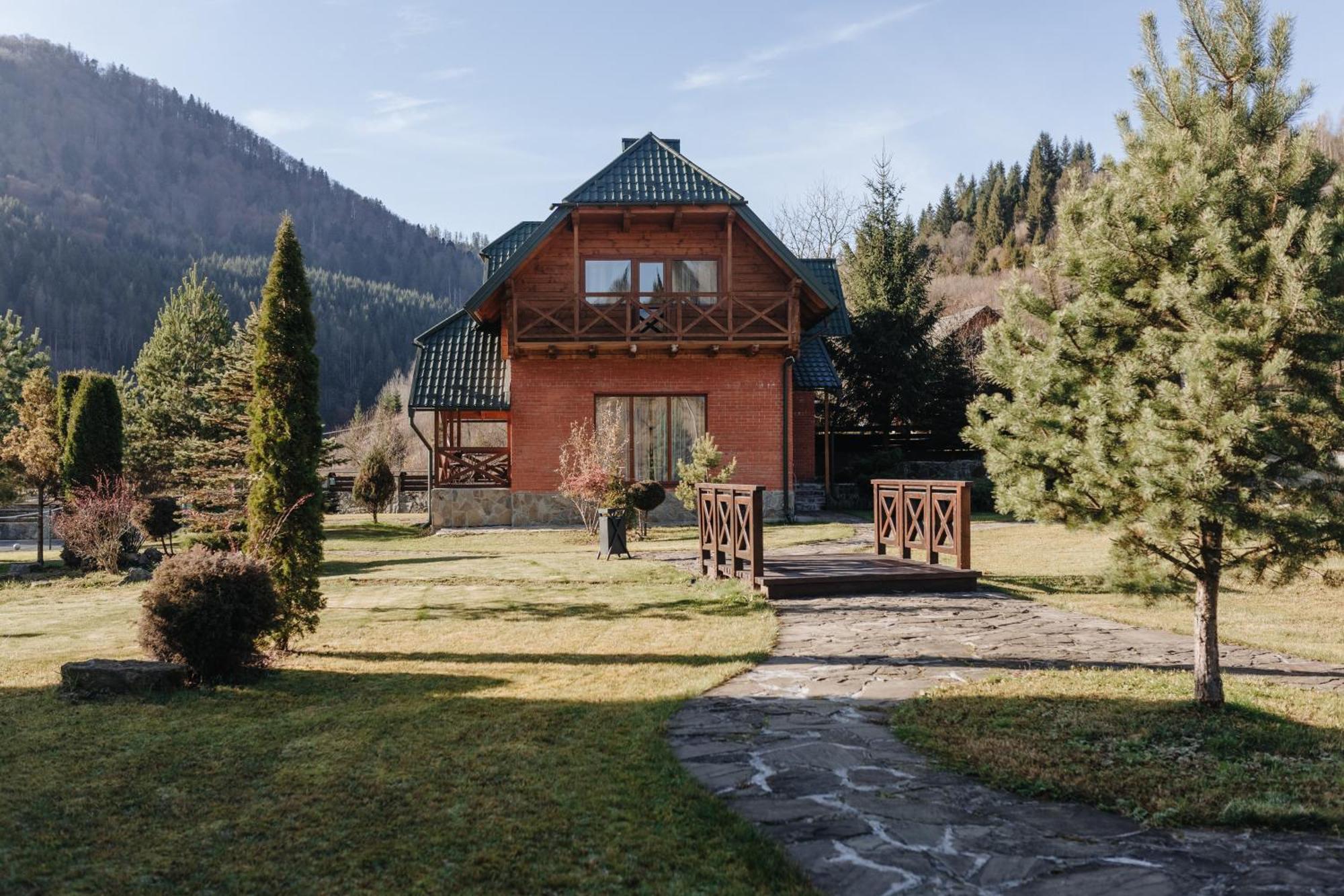 медова Lodge *