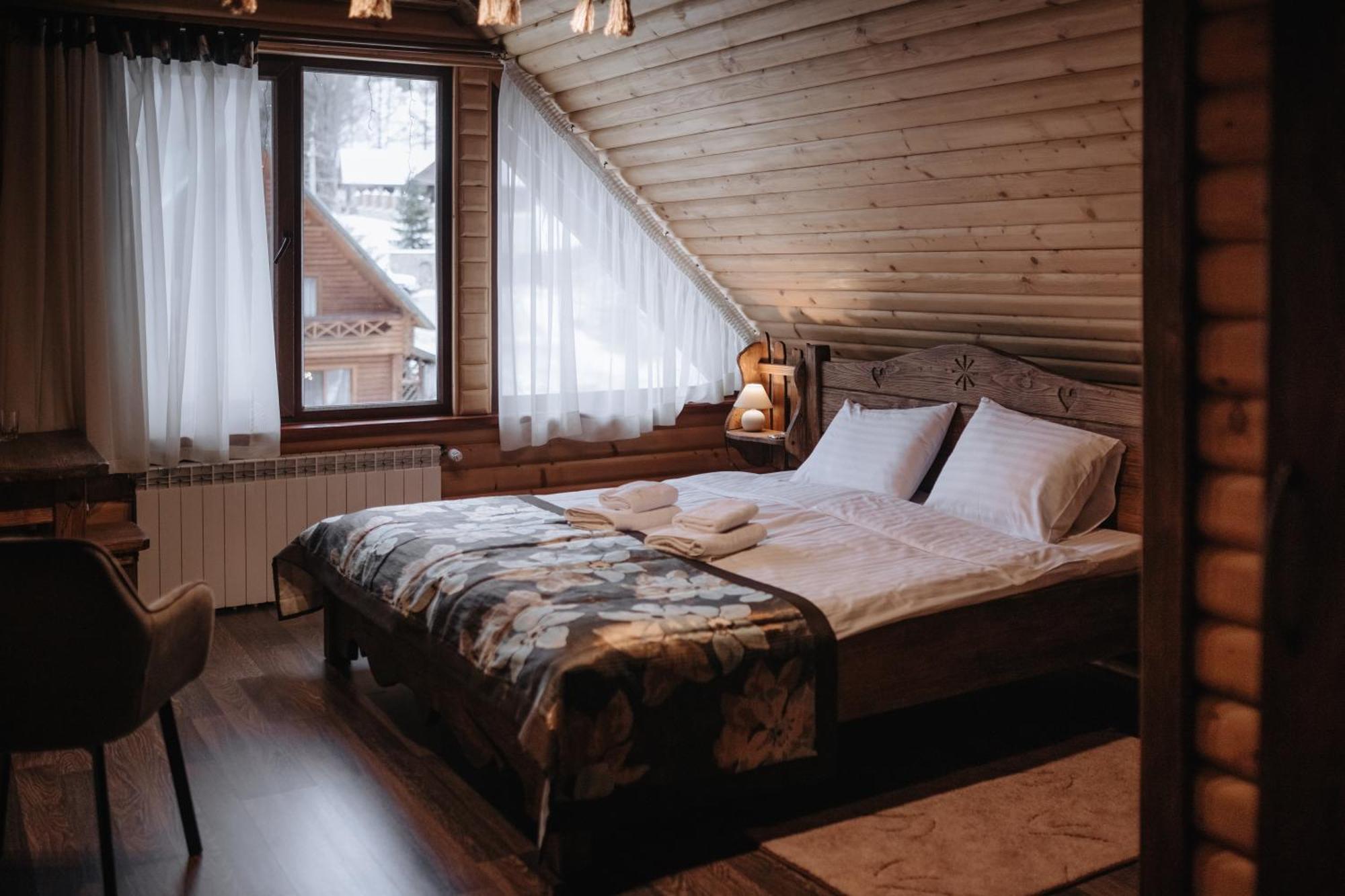 山林小屋 медова Tukhlya